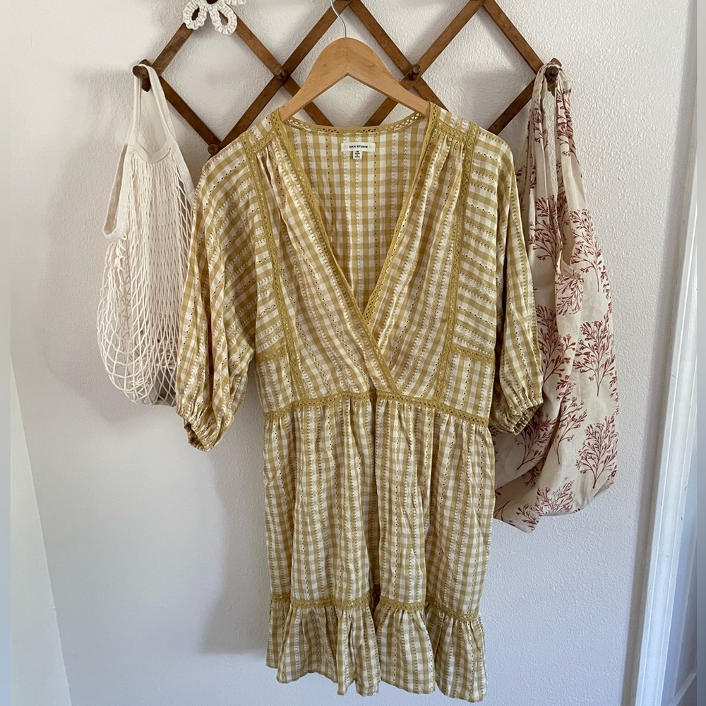 Max Studio yellow checkered gingham embroidered daisy dress